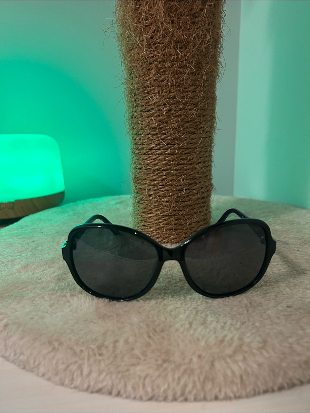 Tommy Hilfiger Black Oversized Women's Sunglasses